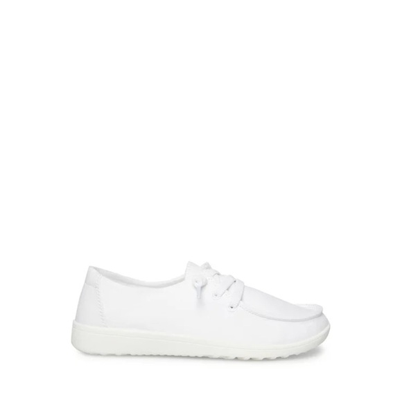 New Madden Girl Women's Yasmin Sneaker in white - Picture 2 of 4